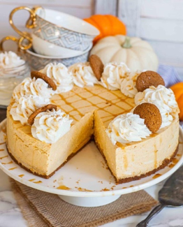 A perfect combination of cream cheese, pumpkin, maple, cinnamon and vanilla! Delicious!